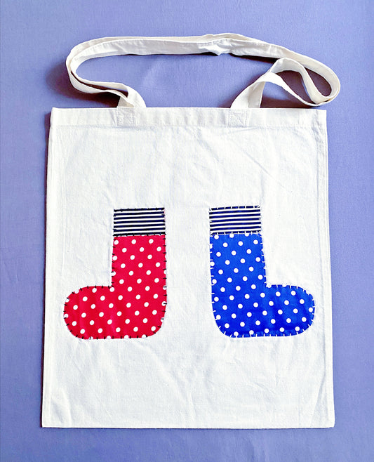 Carrying this hand-stitched patchwork tote feels like holding a piece of art that actually fits my laptop and organic market finds.