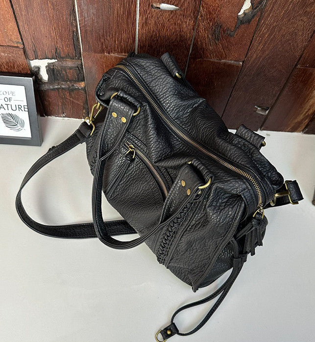 Shoulder carryall for travel and short trips