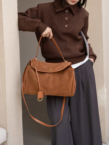 fashionable women’s day bag