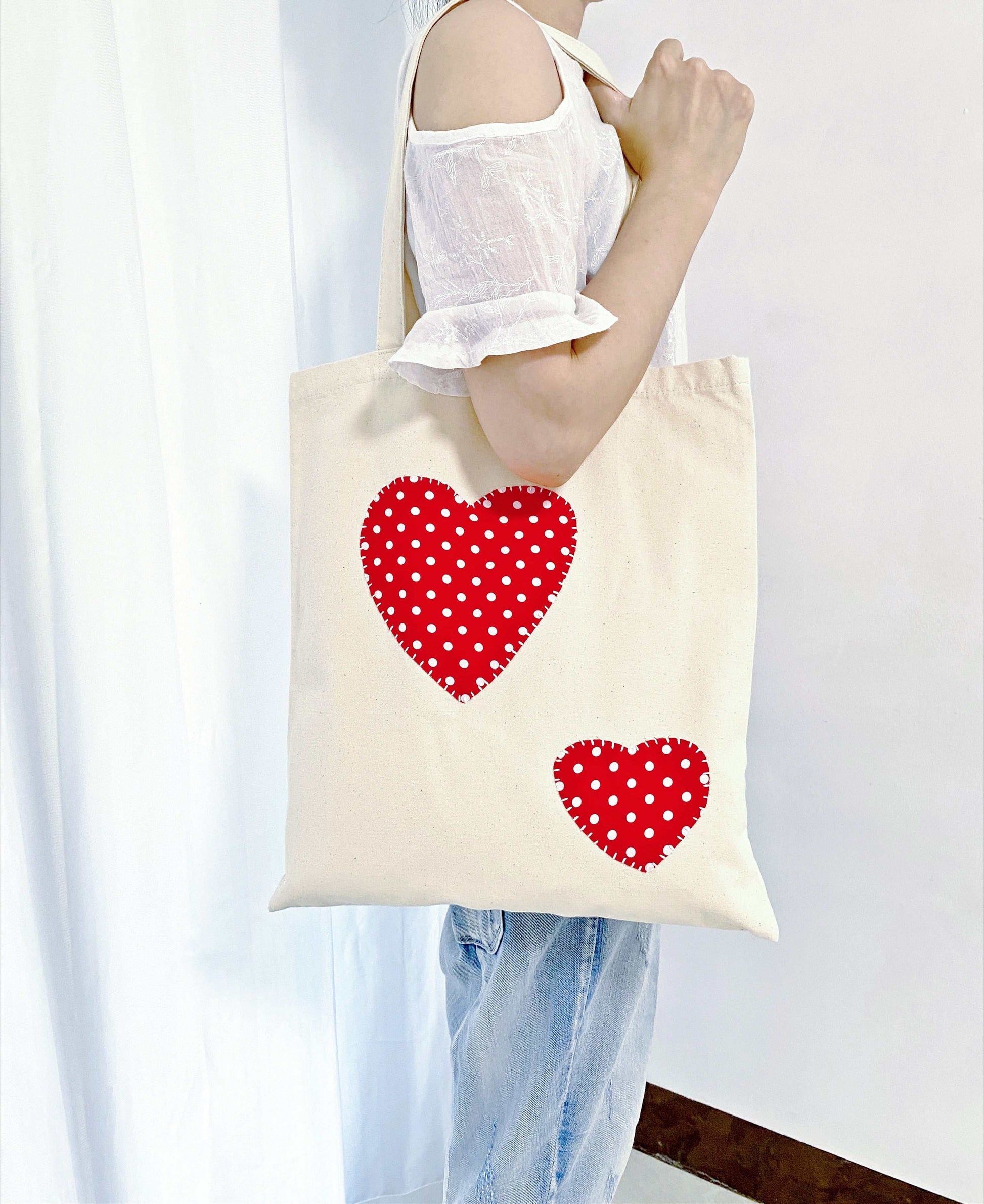 This bag is the answer for those who prioritize tactile comfort over rigid form.