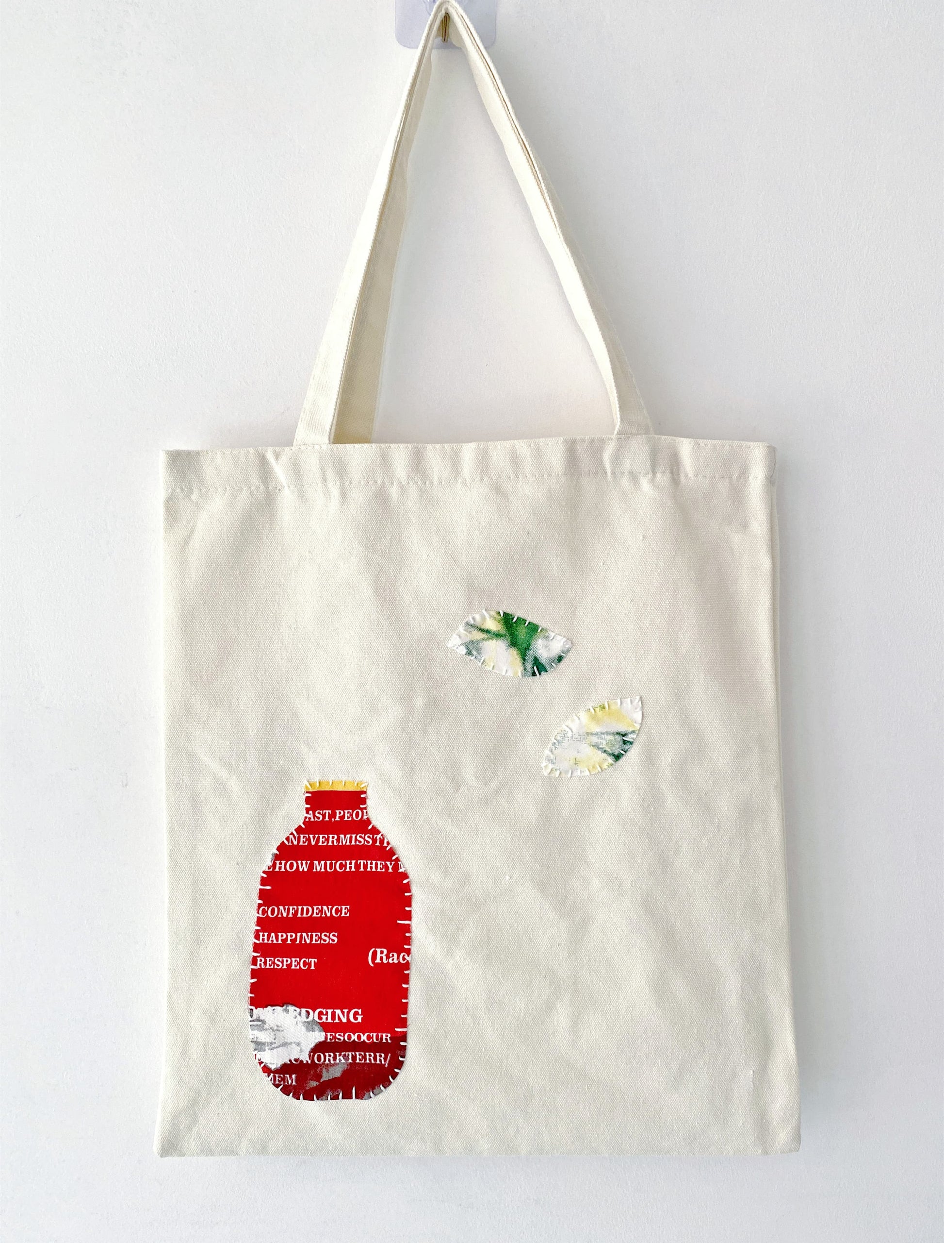 Stylish graduation gift for students seeking a durable university bag.