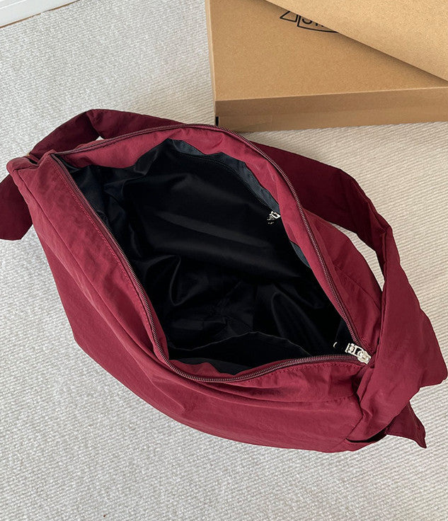 Crossbody bag for commuting without bulky carry