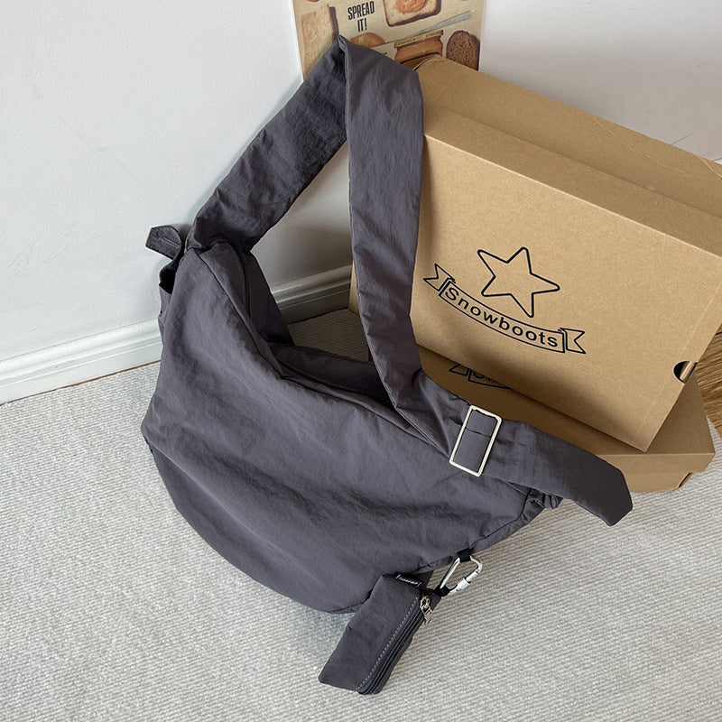 Lightweight casual bag for city outings