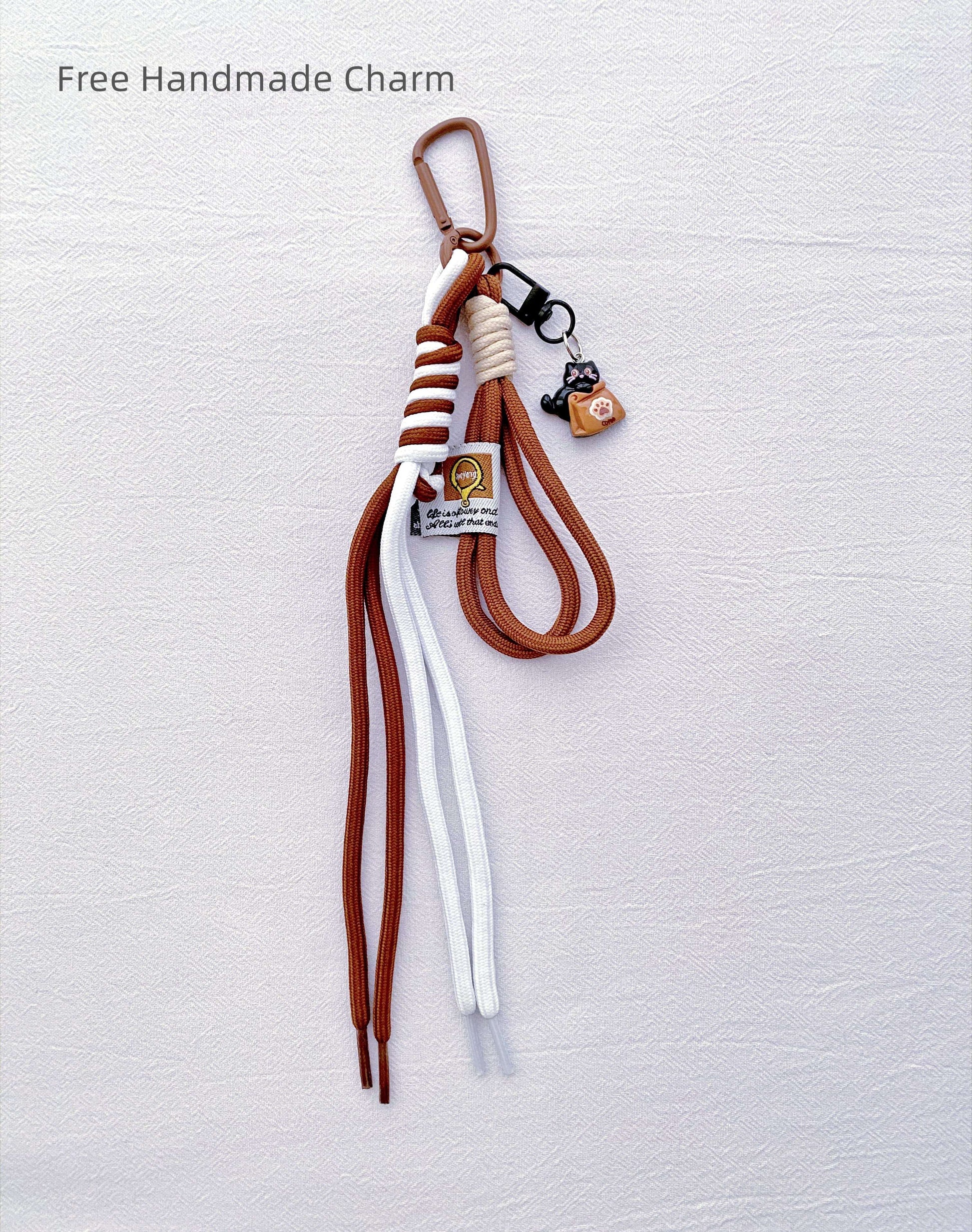 Relaxed canvas shopper resting on a park bench during a slow afternoon