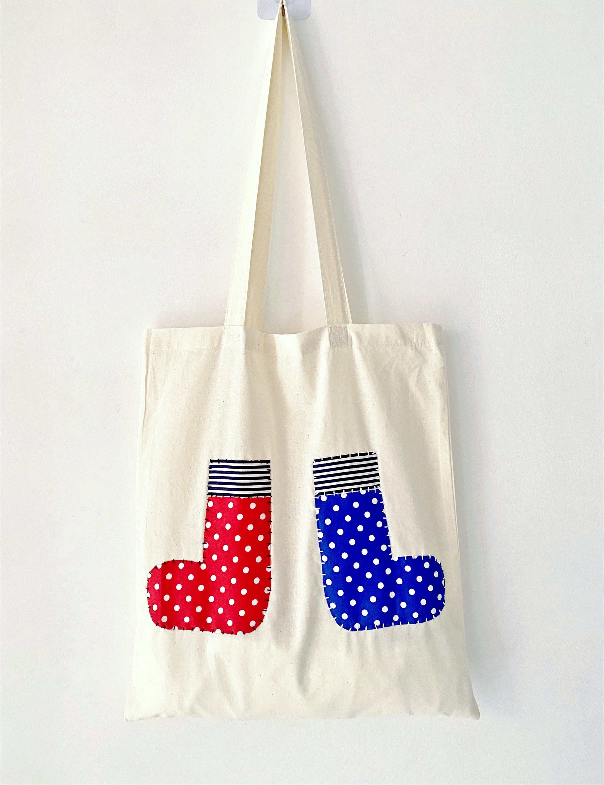 Unique aesthetic large shopper, a must-have for bohemian elegance.