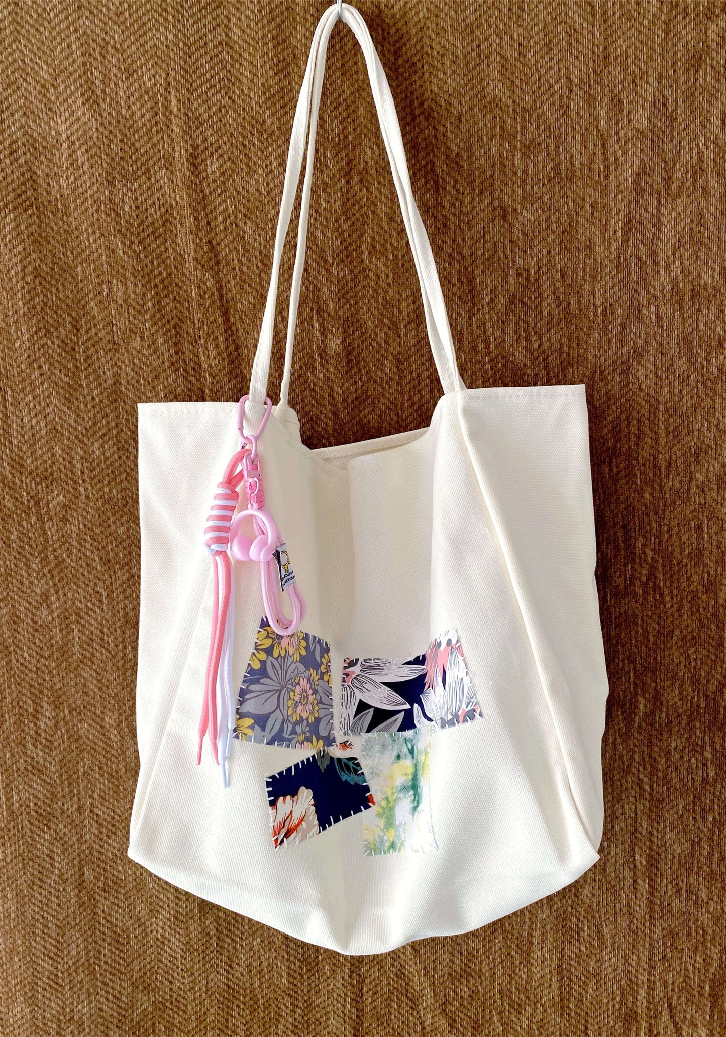 practical canvas tote bag for daily city movement