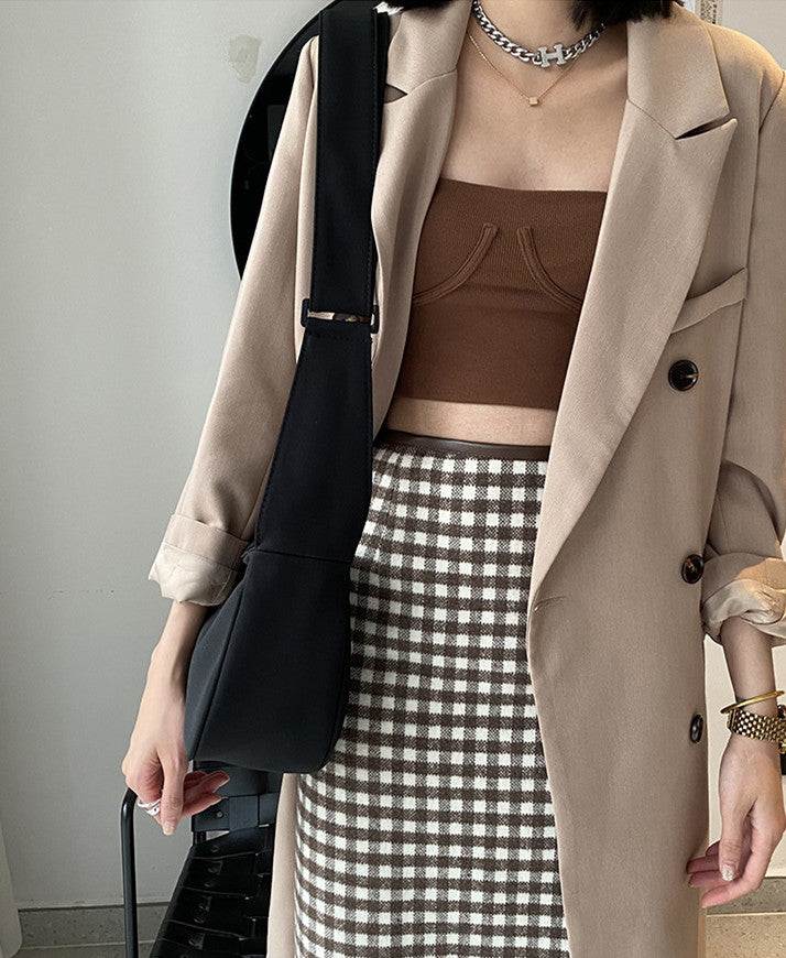 Simple women's shoulder bag for travel days