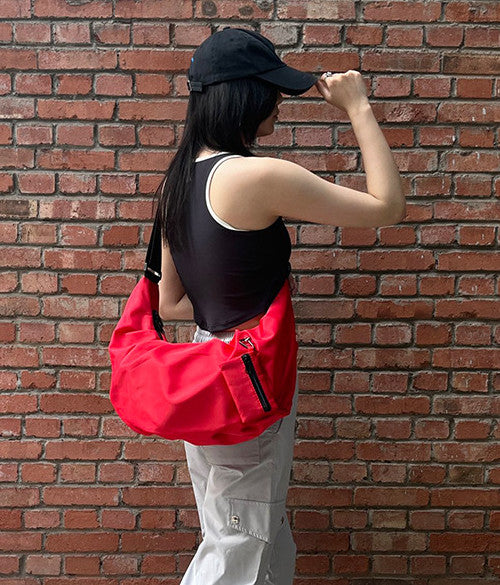 Roomy half-moon crossbody bag for women
