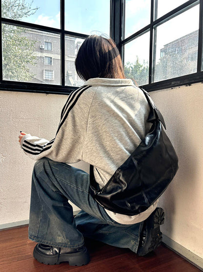 Crossbody shoulder bag for relaxed city walks
