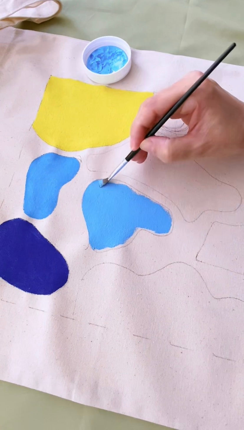 everyday cotton bag that supports a lighter way of living