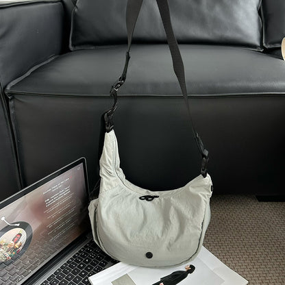 Women's compact crossbody bag for everyday essentials