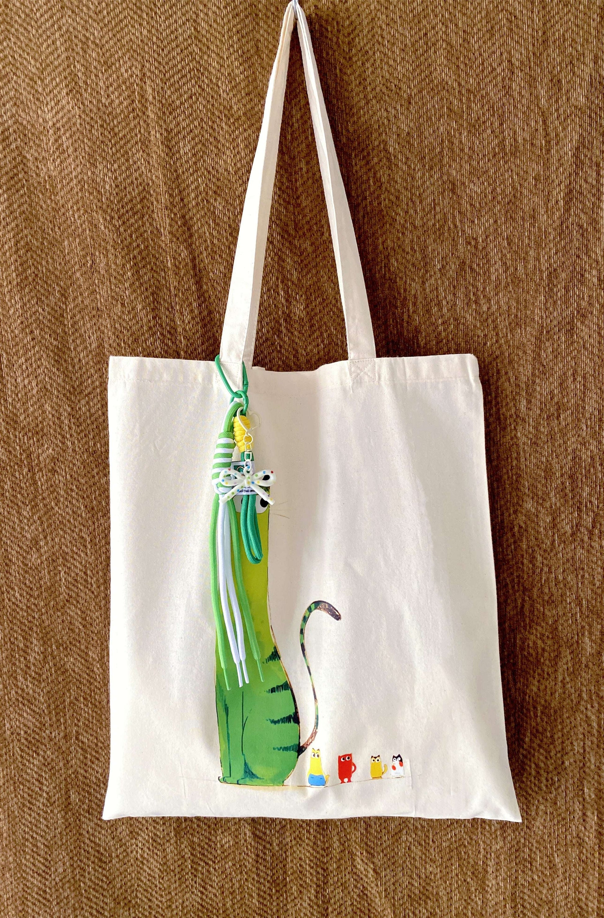 relaxed foldable fabric tote carried during a quiet weekend coffee run