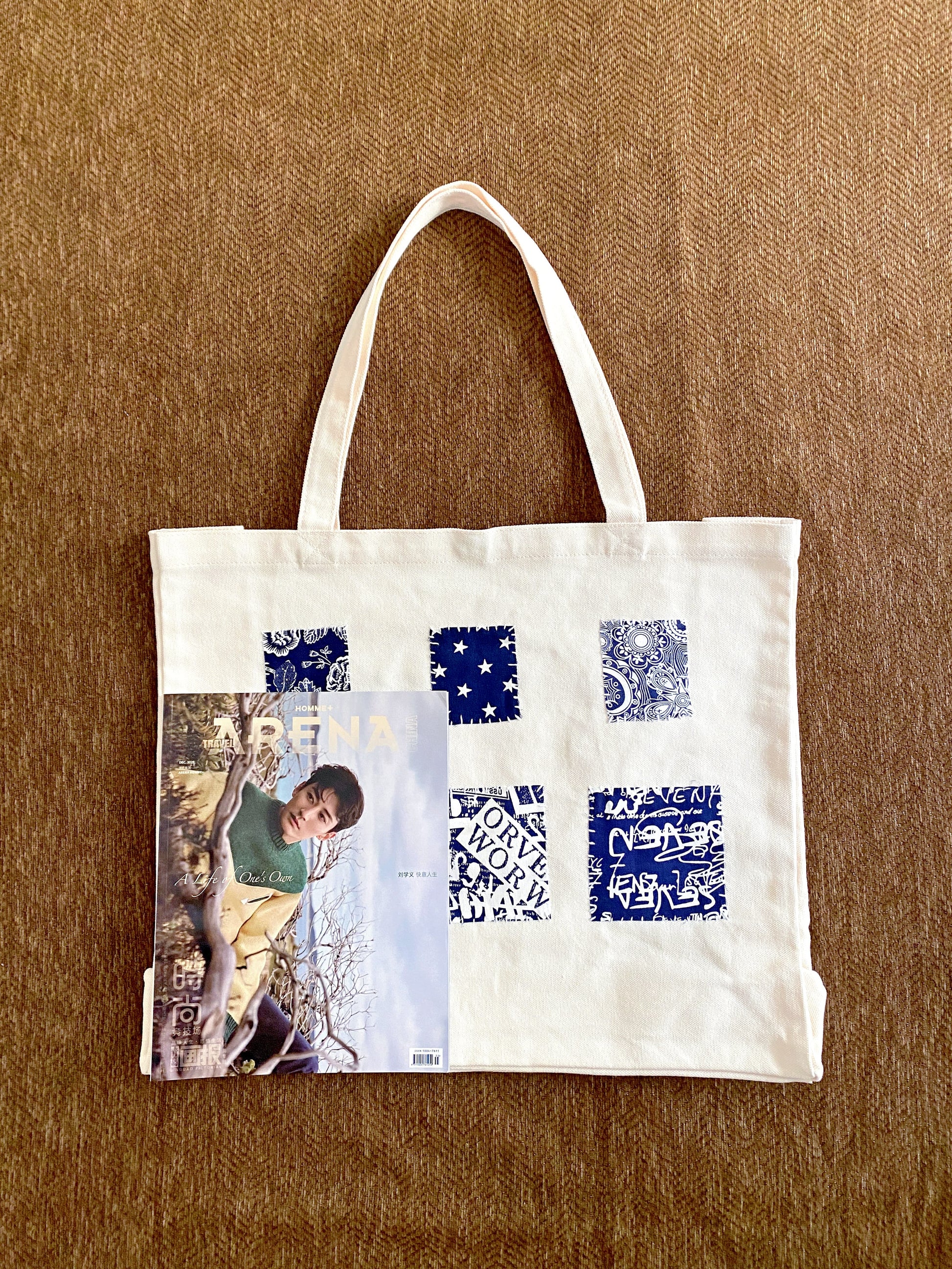 Relaxed everyday carry bag with original sewn artwork