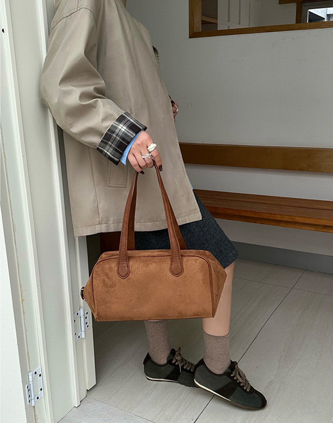 Compact handbag for everyday personal essentials