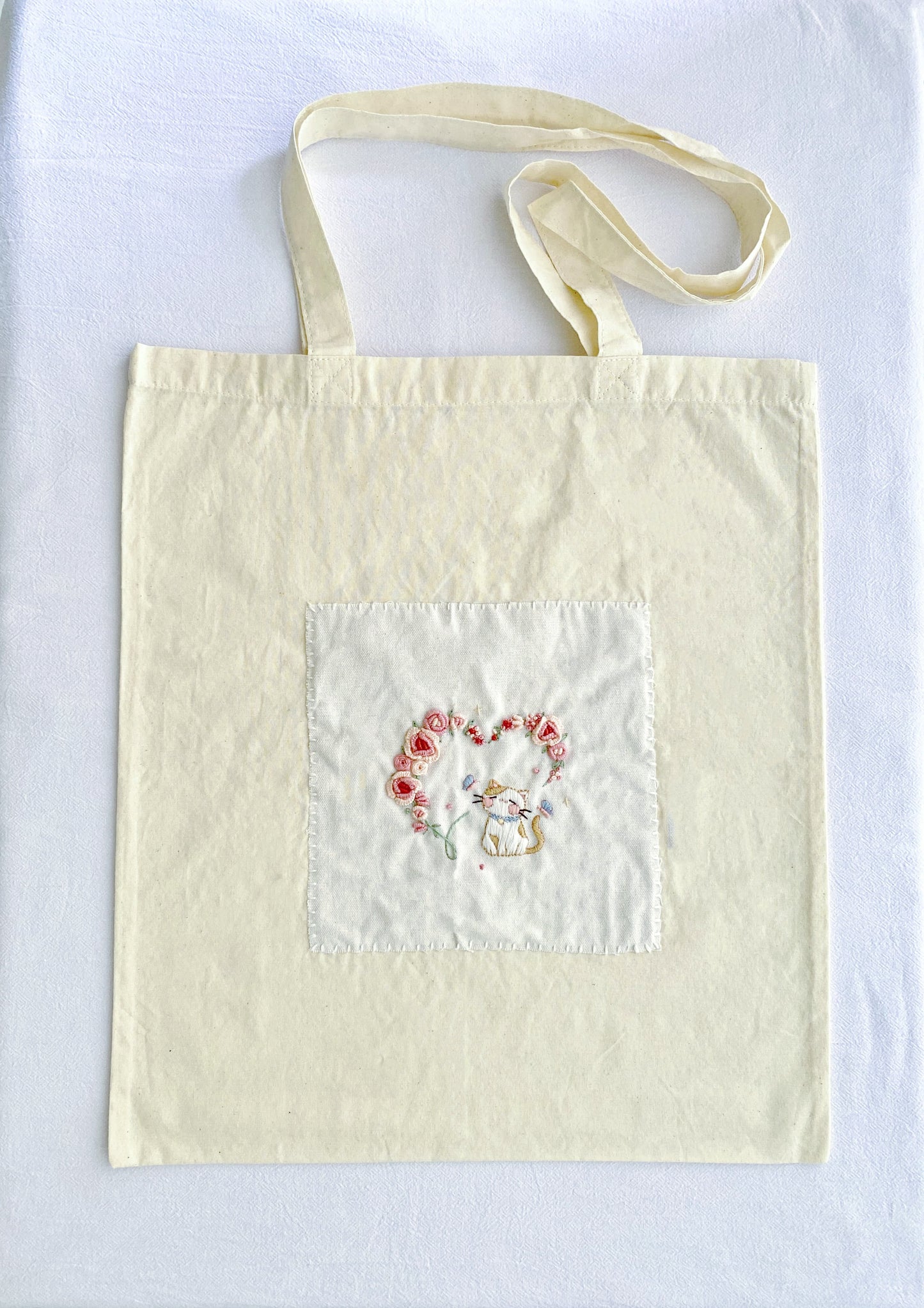 Versatile ultra-light bag used for carrying books, groceries, or travel essentials.