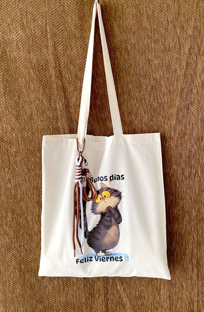 roomy yet lightweight tote bag for bookstore visits and afternoon strolls