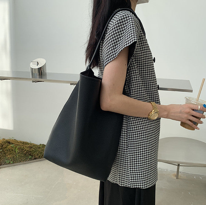 Large capacity bucket bag for everyday essentials
