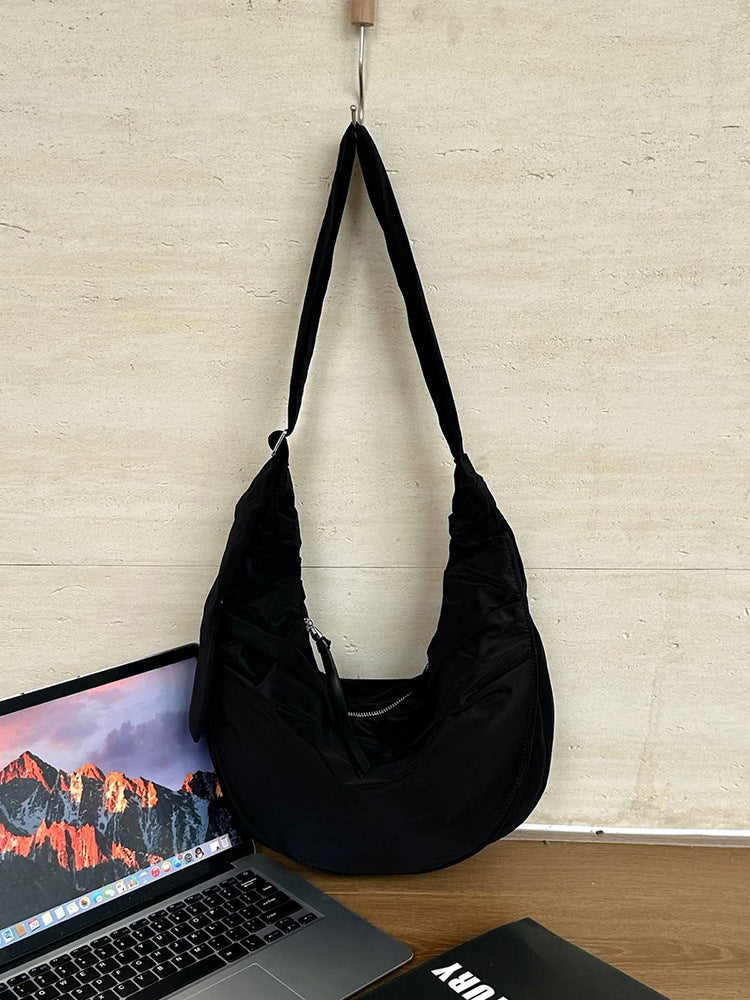 Easy-to-carry women's bag for casual plans