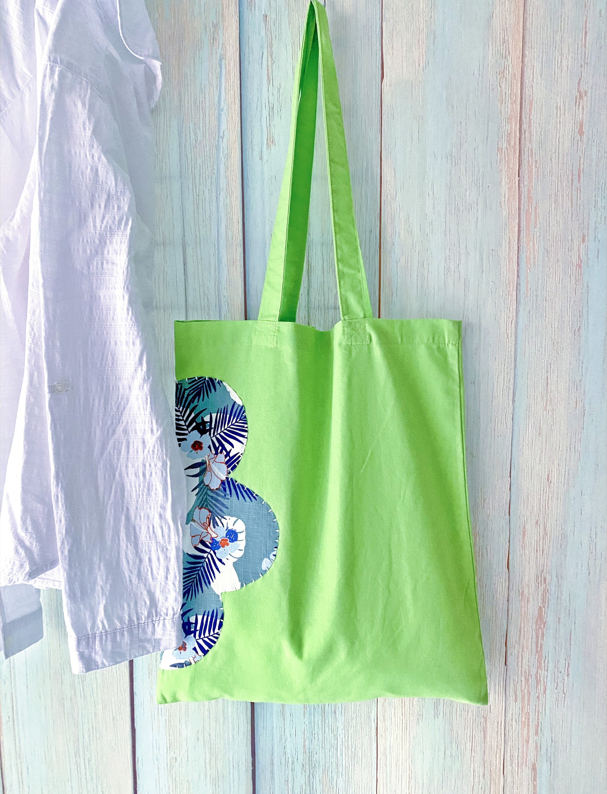 laid-back style tote used for daily errands and books