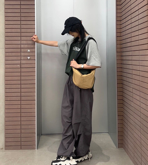 Small crossbody pack for sightseeing days