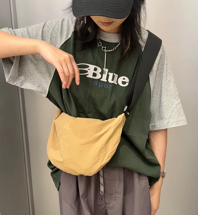 Compact shoulder bag for local outings