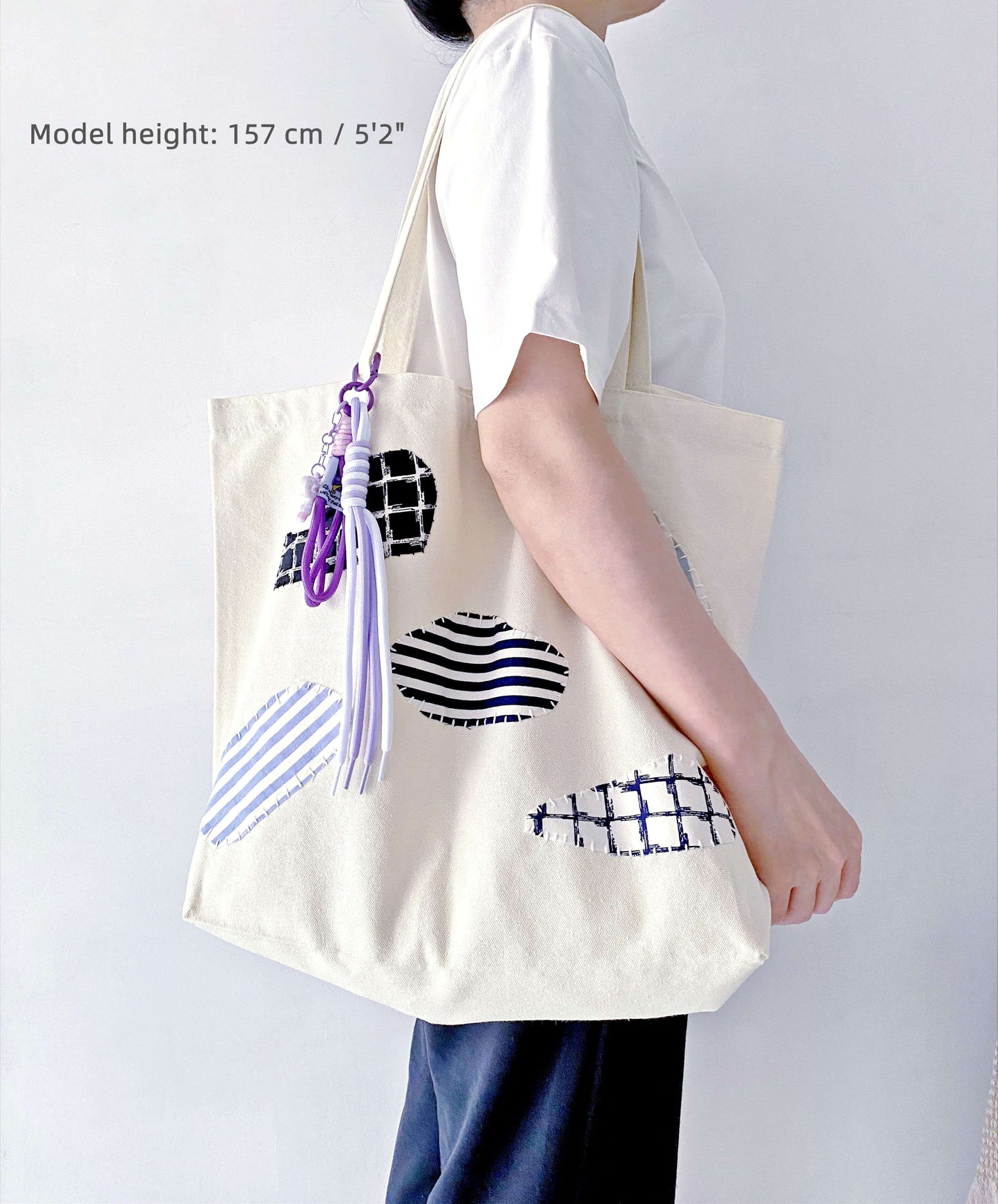 relaxed everyday shoulder tote for bookstore visits and quiet afternoons