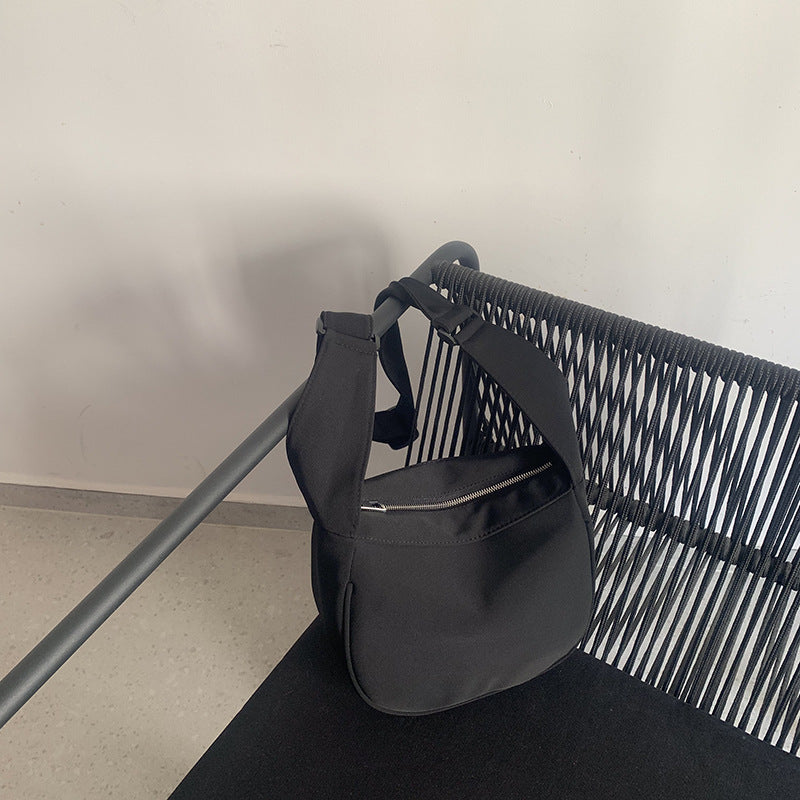 Light crossbody bag for unplanned days out