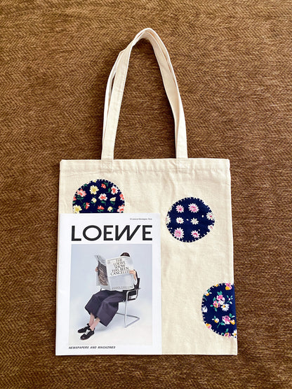 Handmade patchwork tote bag for women who prefer simple styles