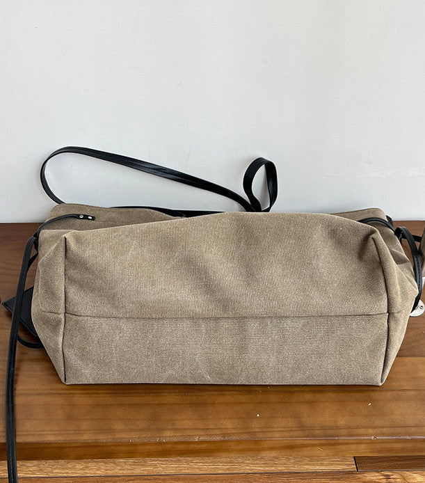 Canvas shoulder bag for casual outdoor walks