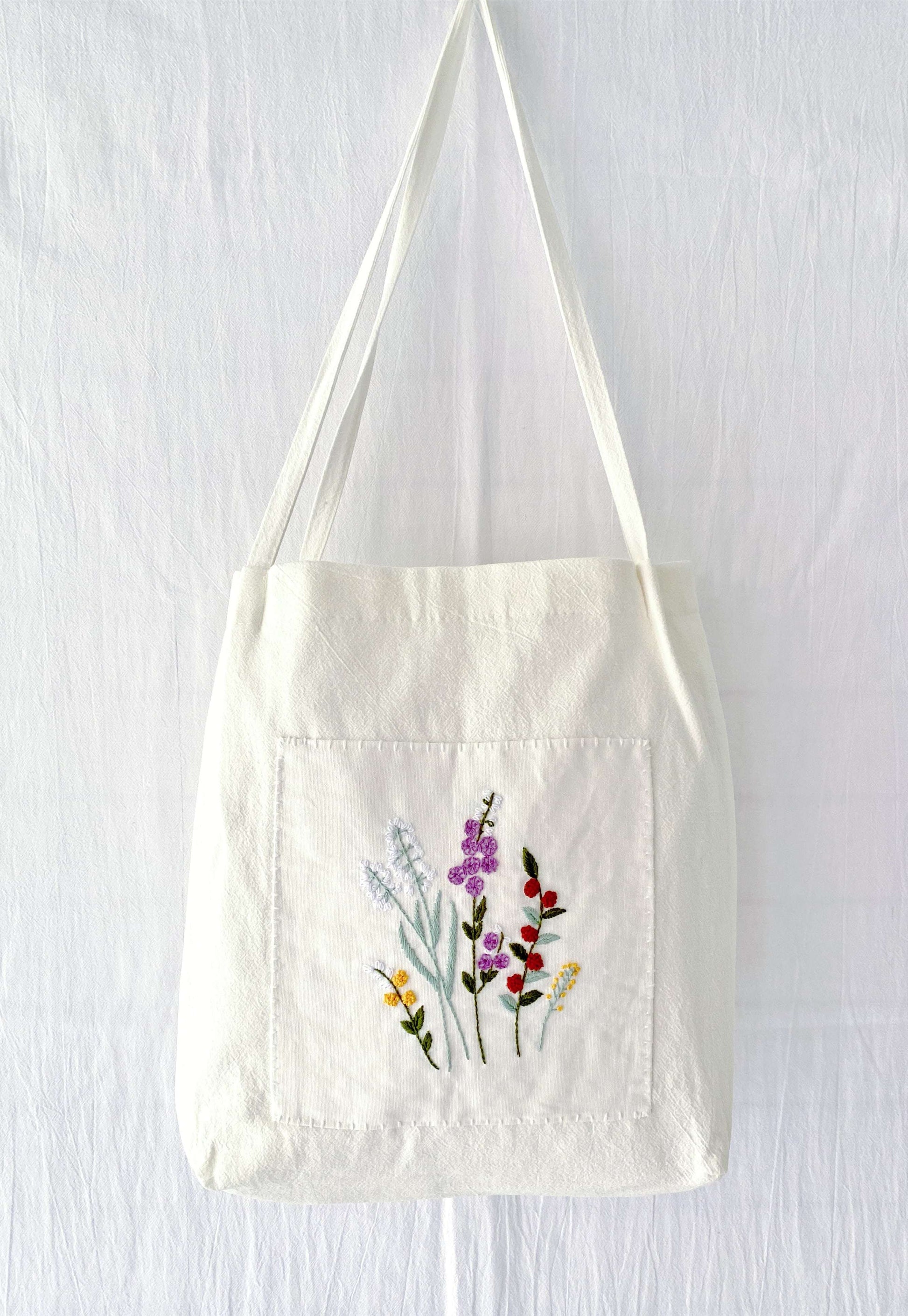 eco-friendly-embroidered-tote-bag-for-everyday-minimalist-style