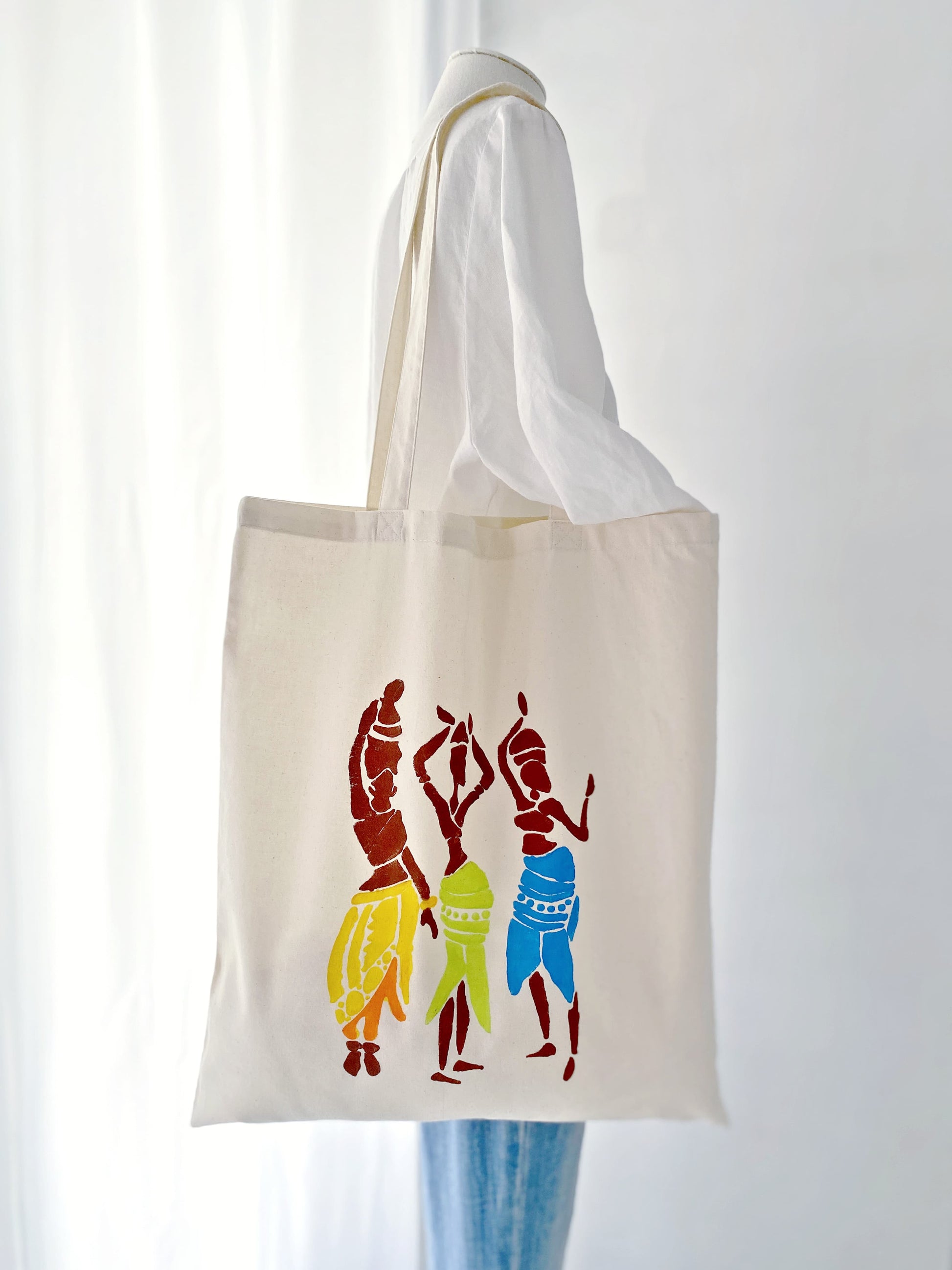 relaxed cotton tote bag styled for museums and city walks