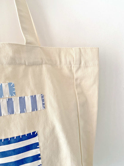 travel-friendly canvas bag for day trips and weekend getaways