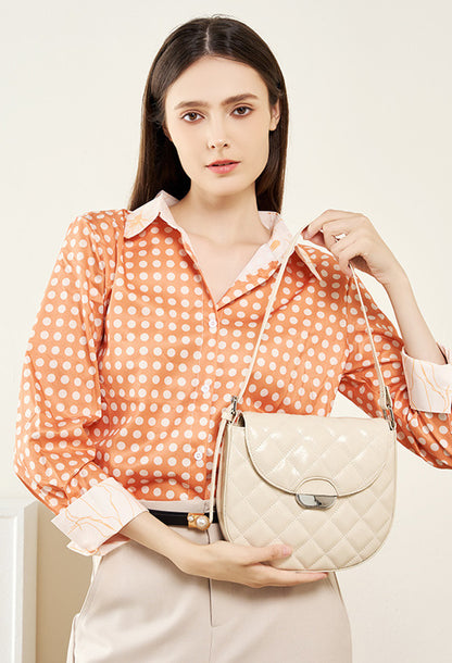Fashionable Ladies Quilted Leather Handbag with Adjustable Shoulder Strap for Crossbody or Single Shoulder Wear