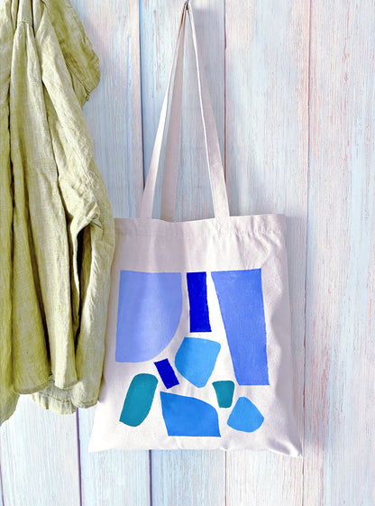 roomy canvas tote styled for slow everyday outings