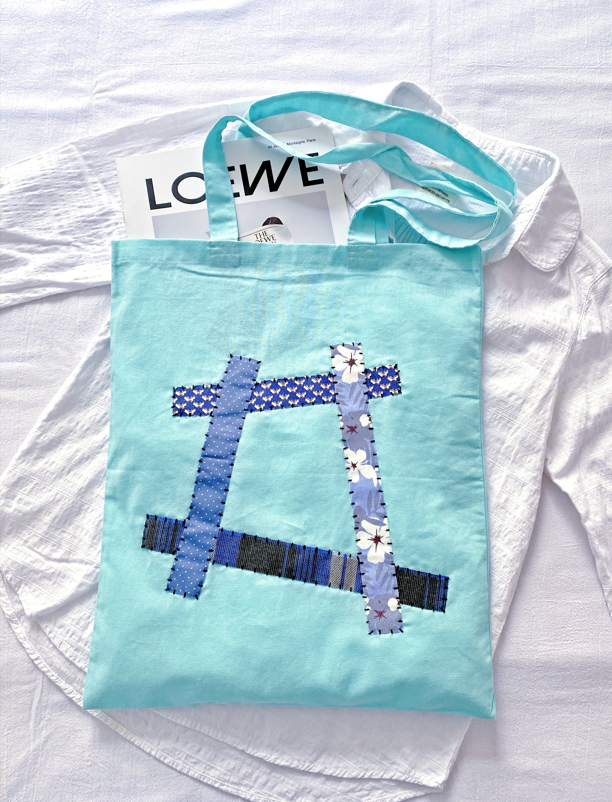 Soft oversized cotton tote bag for effortless daily commuting