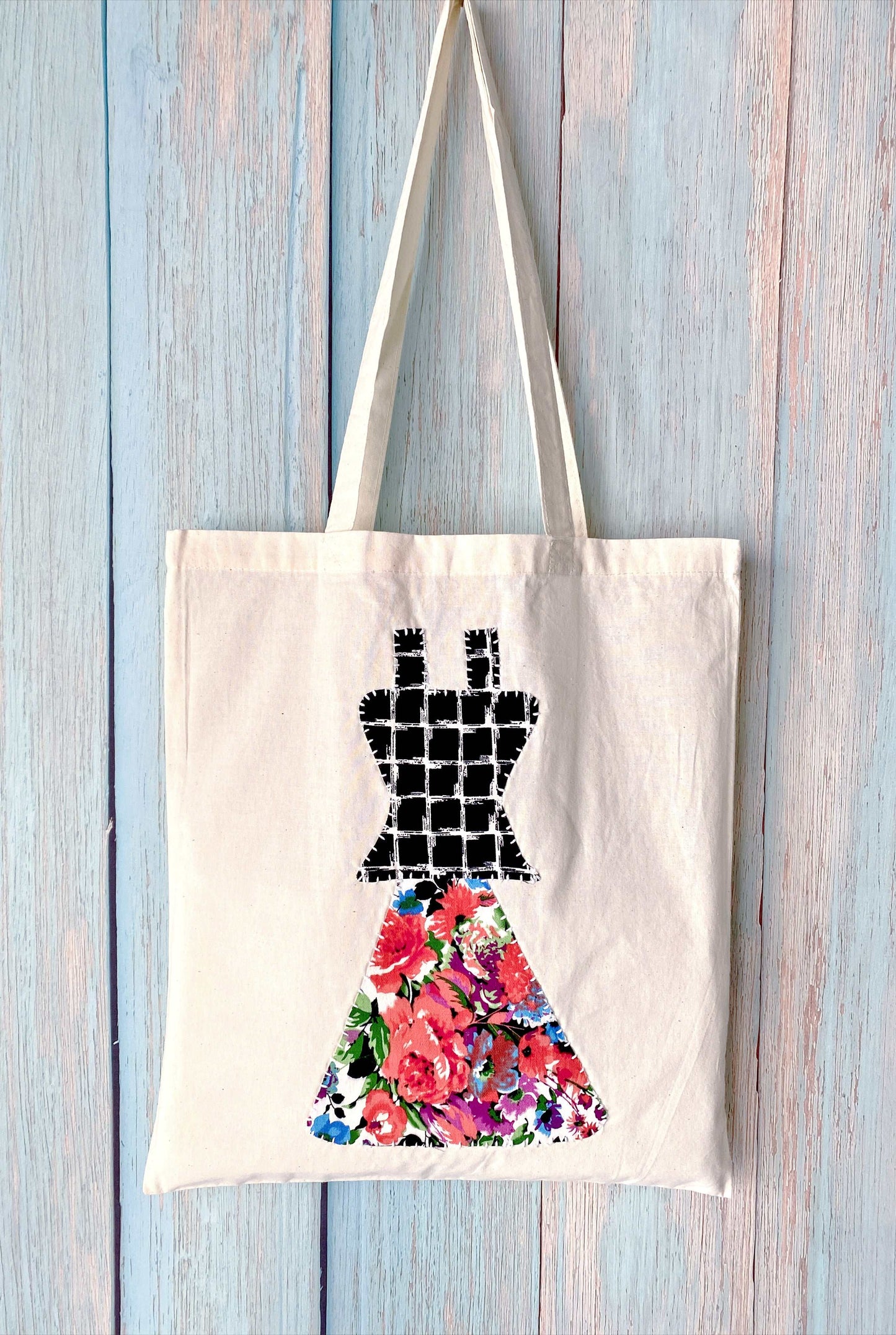 Minimalist aesthetic large bag, ideal birthday gift for art lovers.