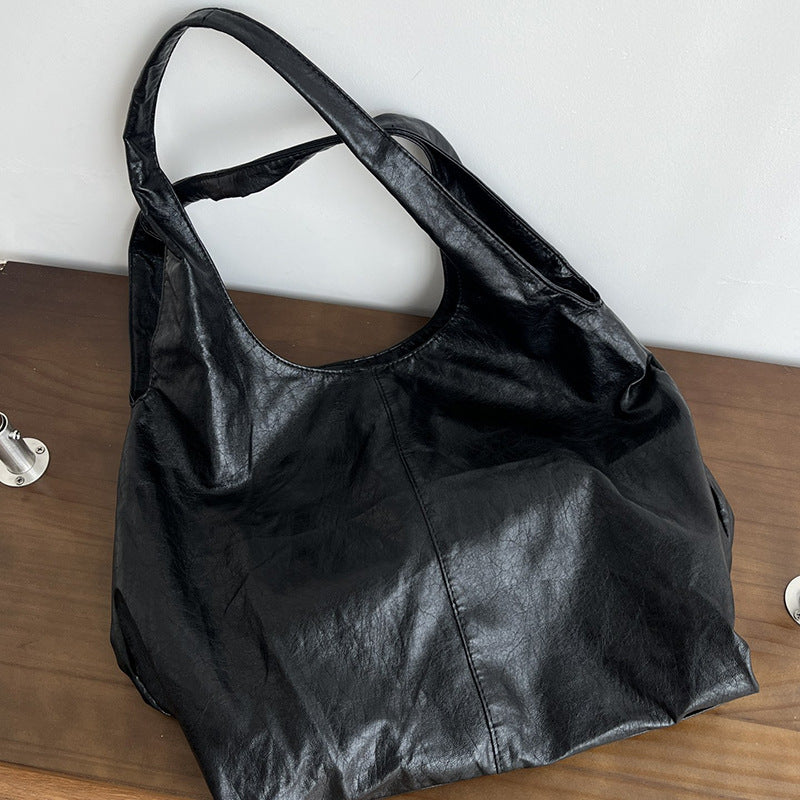 Easy shoulder carry for everyday essentials