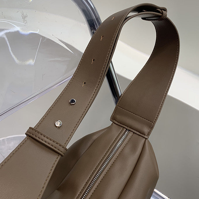 Durable soft shoulder bag designed for rain or shine daily commute