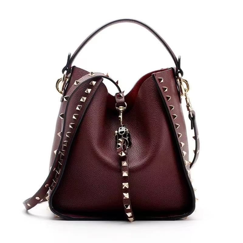 Soft Leather Bucket Bag for Women Suitable for Work and Leisure