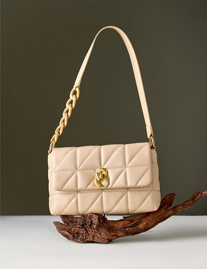 Sophisticated Women's Shoulder Bag with Stylish Gold Clasp Detail