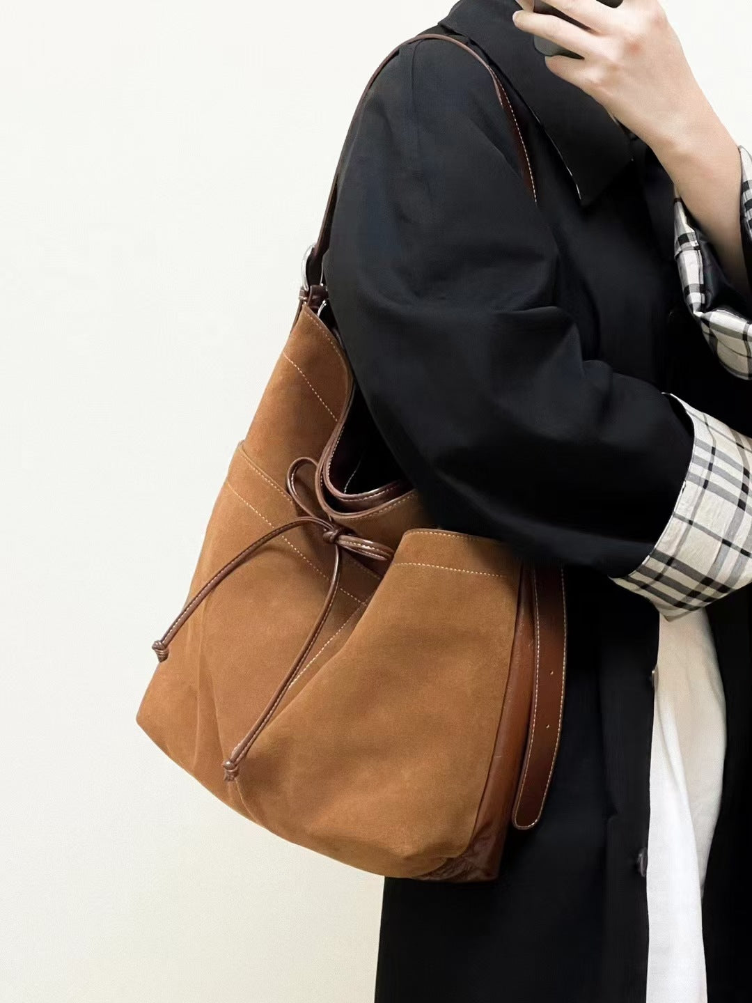 Women's Leather Crossbody Bag for Office and Weekend Outings