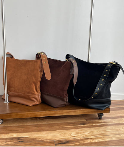 Retro style bag for simple everyday outfits