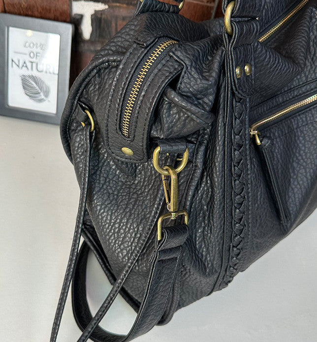 Roomy shoulder tote for unhurried days