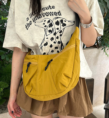 Soft shoulder bag for travel and sightseeing
