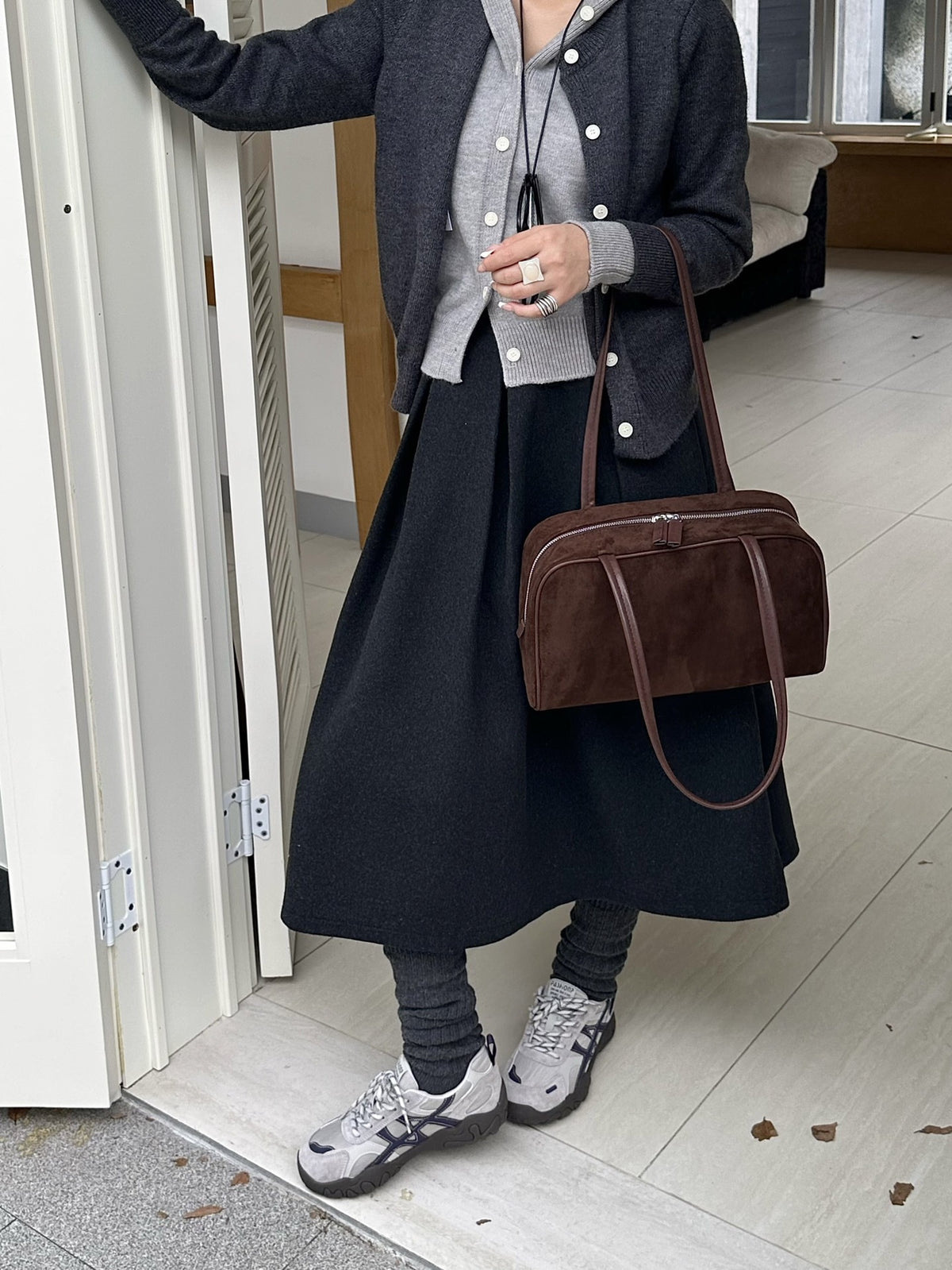 Fashion handbag matching casual street clothing