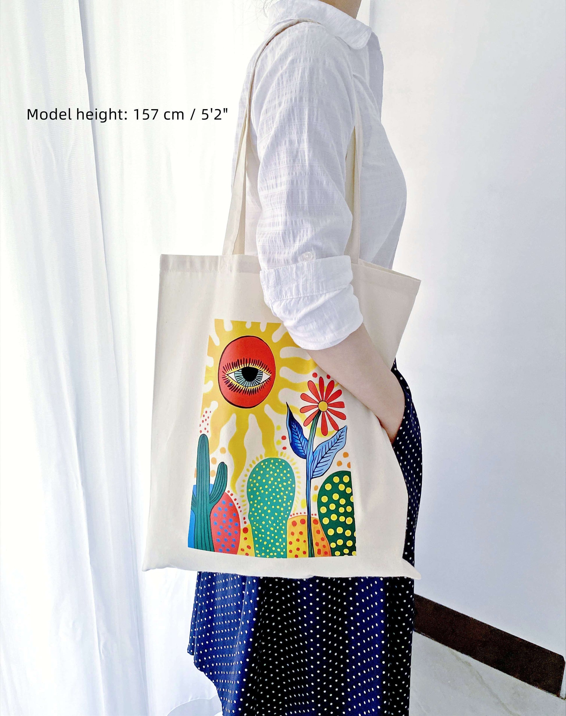 Ultra-light and soft sustainable tote bag, perfect for everyday relaxed style.