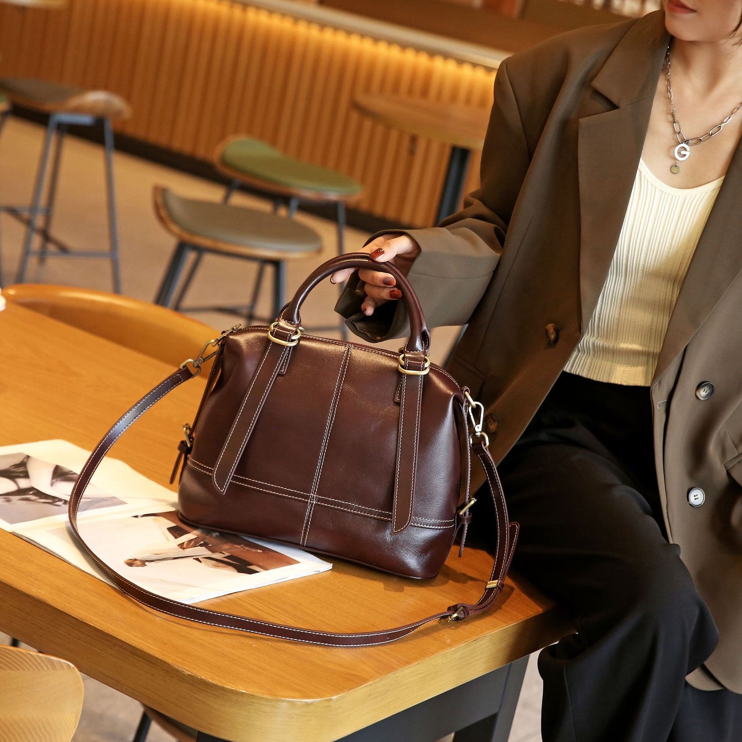 Trendy Women's Leather Crossbody Bag Woyaza