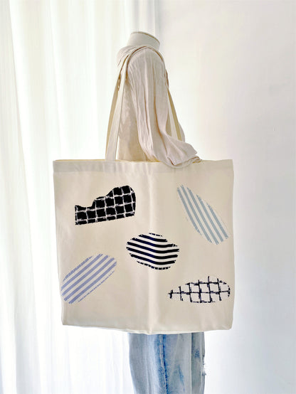 Side profile showing how the bag bends when partially filled