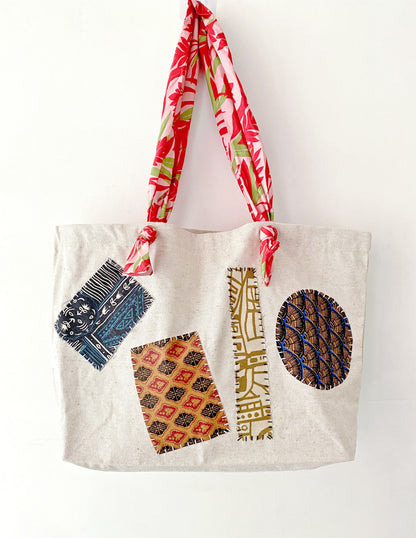 Relaxed style fabric shoulder bag for everyday use