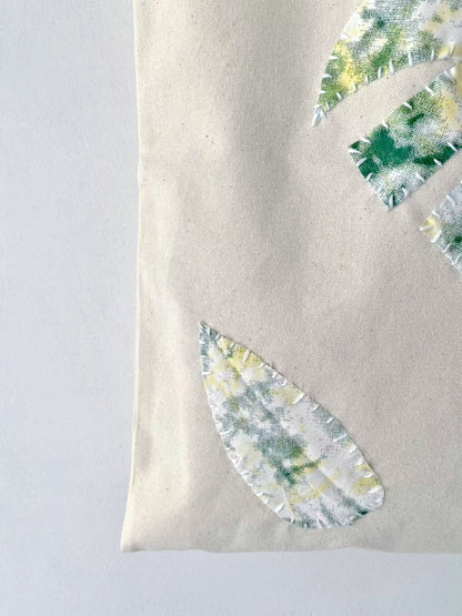 versatile bag that fits both weekdays and weekends